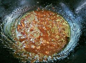 炒匀即可，盛出备用。