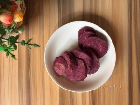 先将紫薯去皮洗净切小块