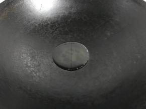 锅中倒适量油。