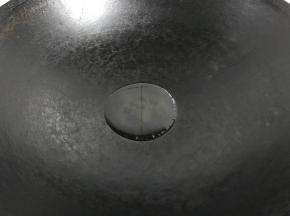 锅中倒适量油。