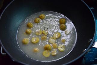 加入栗子煮10分钟