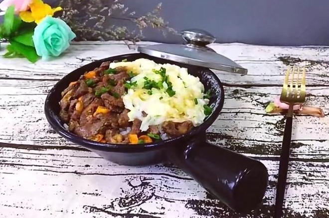 荤素搭配牛肉煲