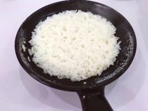 焖煮10分钟左右米饭成型