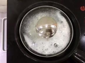 大火煮开后转小火慢煮