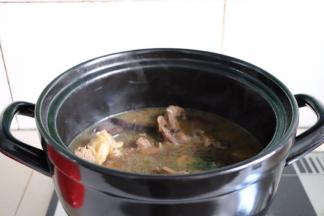 用筷子可以轻松戳穿即可，此时已经香味扑鼻，煮好之后放置2-3小时以上入味口感更佳