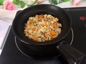 大米洗净提前浸泡半小时