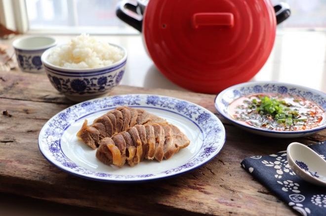 砂锅卤牛肉