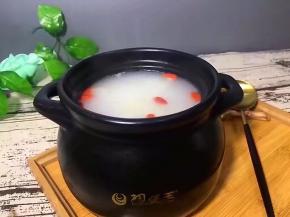 浓郁银耳百合粥就好了