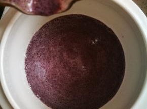 将米浆倒入隔水电炖锅内