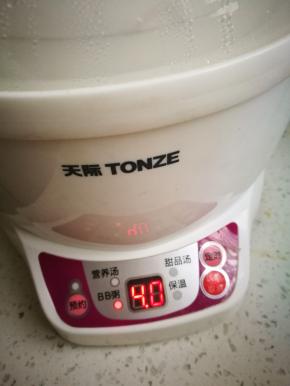 隔水炖的使用相信大家都会，按说明书来，我设了4个小时