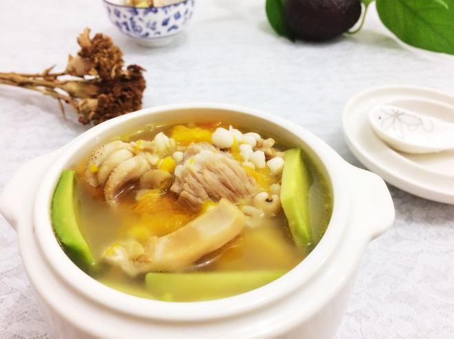 牛油果墨鱼骨头汤