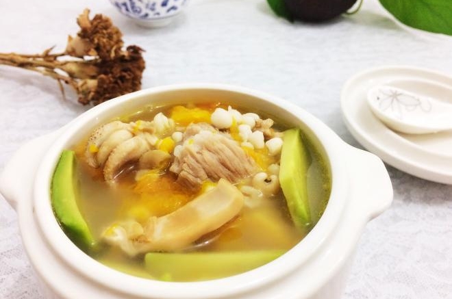 牛油果墨鱼骨头汤