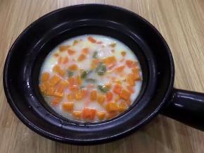 加适量水，水位刚好盖过材料即可