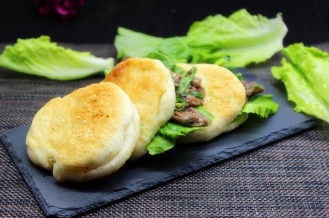 烧饼夹烤肉