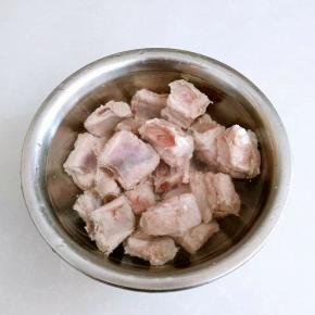 捞出清洗干净血沫。