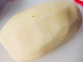 莲藕洗净去皮