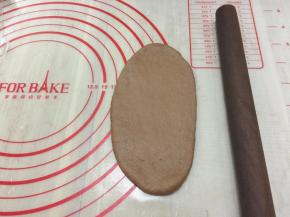 擀成椭圆形