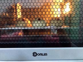 送进预热好的烤箱下火190度上火110度20分