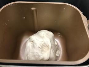 揉成光滑面团即可，总共才揉了15分钟