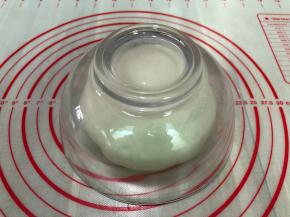 揉圆用料理盖住饧30分钟