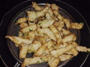 立刻捞出控油。