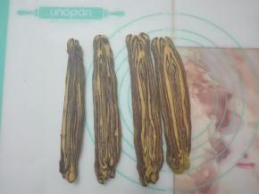 切面朝上，每两条并在一起。