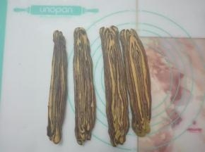 切面朝上，每两条并在一起。