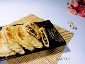 人生最美不过韭菜盒子，好这口的最爱。