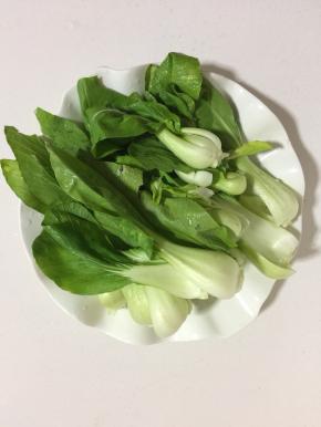 上海青清洗干净备用！