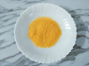 准备适量面包糠