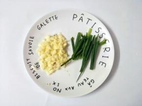 蒜头切末，葱切段