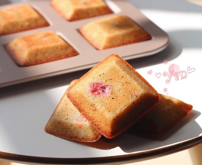 樱花蜂蜜杏仁红茶费南雪