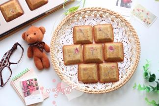 红茶费南雪好香哦！