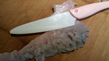 7.鱼肉花切的越长越好。