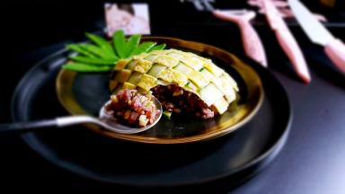 13.吃着没有菠萝的菠萝炒饭，哈哈。