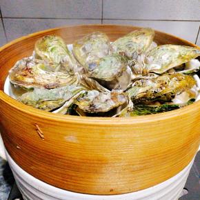 蒸10分钟左右牡蛎壳打开些即可