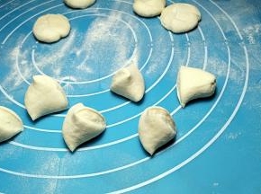 切成等量的剂子。
