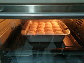 放入预热好的烤箱，中层，185度15-20分钟。