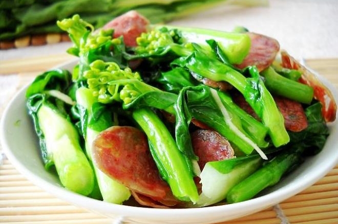 白菜薹炒腊肠
