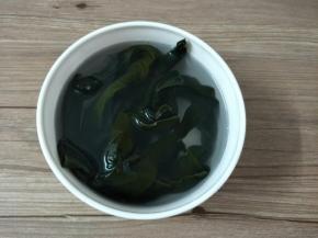 海带结放水里浸泡半个小时