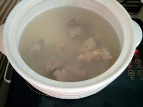 水开后转中火煲半个小时