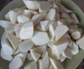 茭白去皮切滚刀块