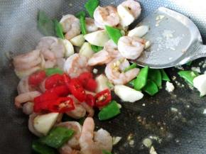 翻炒大约半分钟即可出锅