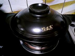 再次盖上盖子，用中火烧。