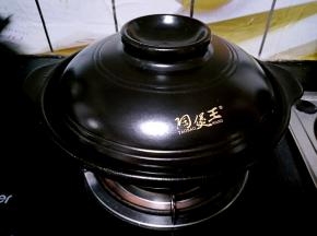 再次盖上盖子，用中火烧。