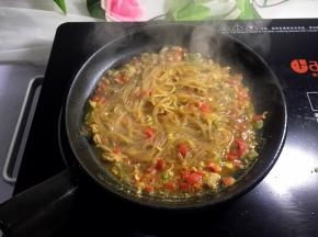 大火煮开，转小火炖