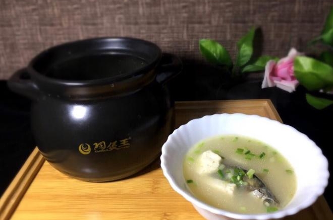 鲫鱼豆腐汤