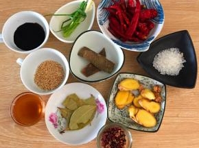 所有的配料提前备齐。
