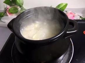 小火至汤汁浓稠关火