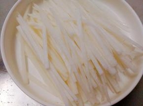 切条，不要太细，如图